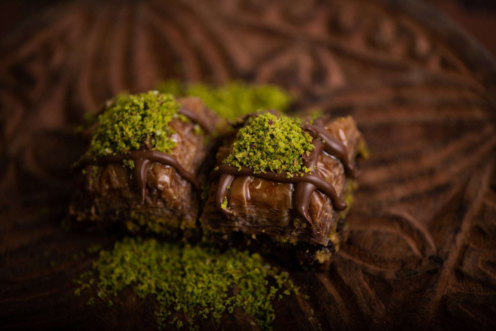 Baklava mit Schokolade und Pistazien